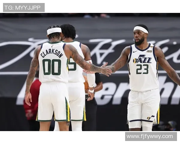 夏季联赛精彩对决爵士与马刺激战正酣争夺胜利荣耀